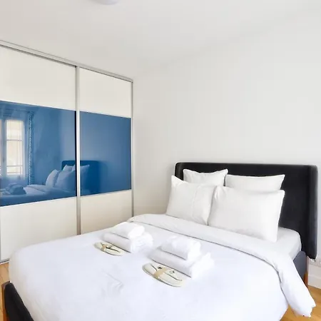 - La Défense - 2 Bedrooms Puteaux