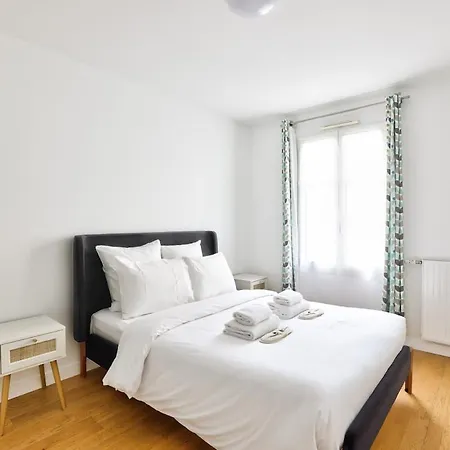 - La Defense - 2 Bedrooms Пюто